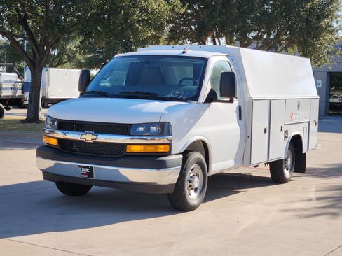 New 2025 Chevrolet Express 3500 w/ Power Convenience Package image 10