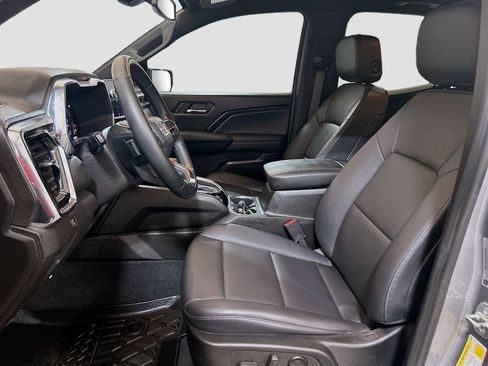 Used 2024 GMC Canyon Elevation w/ Elevation Premium Package RWD image 18