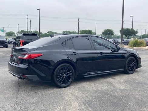 Used 2025 Toyota Camry SE w/ Multimedia Upgrade Package FWD image 5