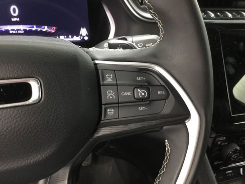 Used 2024 Jeep Grand Cherokee L Altitude image 14