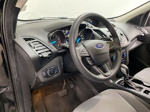 Used 2017 Ford Escape S image 2