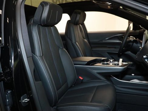 Used 2024 Cadillac Lyriq Luxury w/ LPO, Floor Liner Package image 17