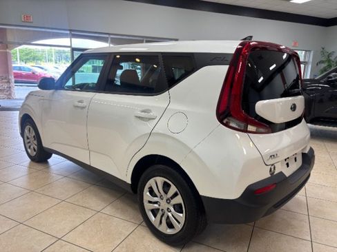 Used 2021 Kia Soul LX FWD image 5