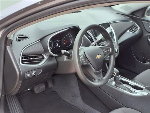Used 2023 Chevrolet Malibu LT image 8