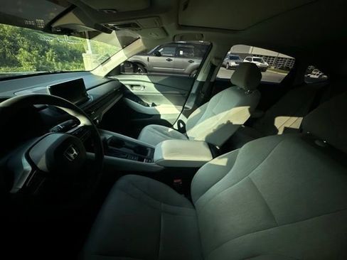 Used 2023 Honda Accord EX image 29