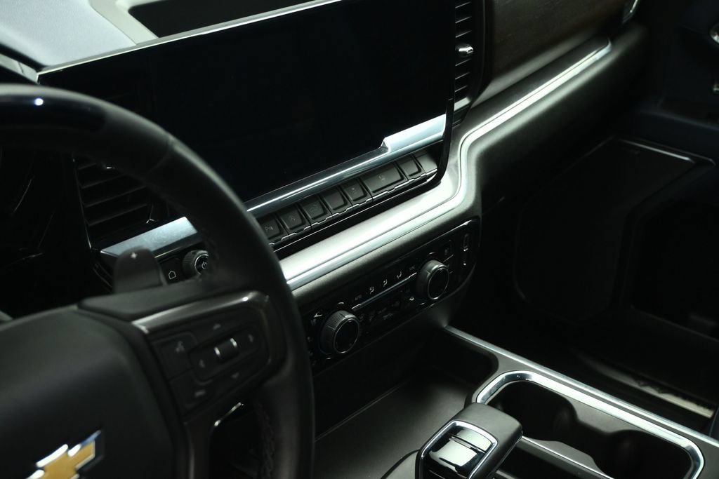 Used 2025 Chevrolet Silverado 1500 High Country w/ Technology Package AWD/4WD image 55