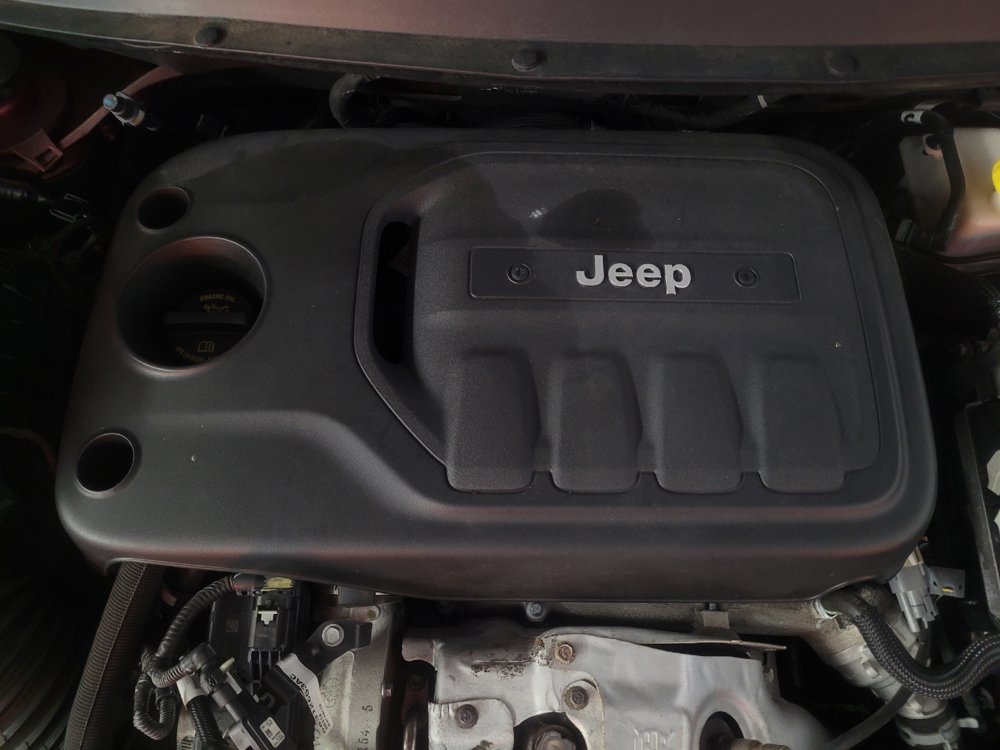 Used 2019 Jeep Cherokee Latitude Plus FWD image 30