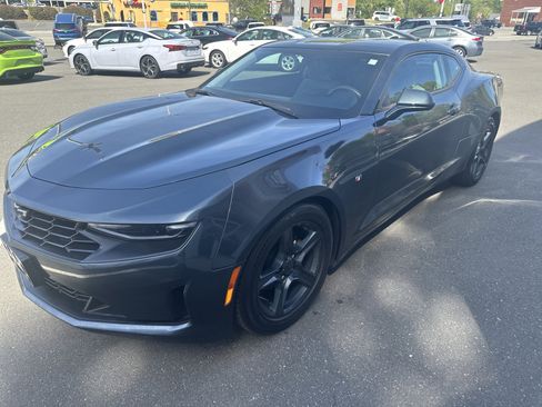 Used 2019 Chevrolet Camaro LT image 4