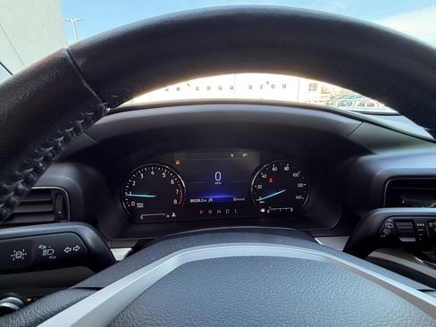 Used 2022 Ford Explorer XLT w/ Equipment Group 202A image 11