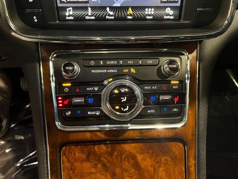 Used 2017 Lincoln Continental Reserve w/ Climate Package image 20