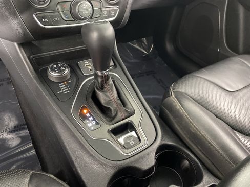 Used 2020 Jeep Cherokee Trailhawk image 41