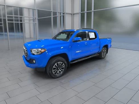 Used 2021 Toyota Tacoma TRD Sport AWD/4WD image 4