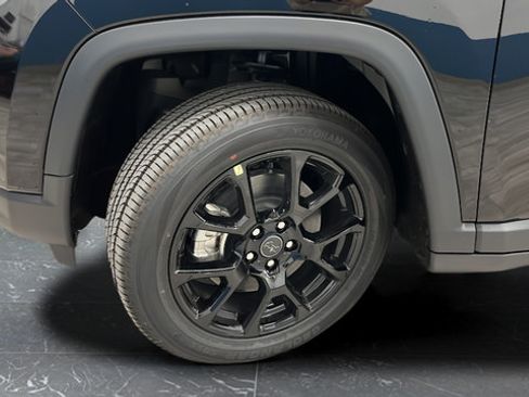 New 2026 Jeep Compass Latitude AWD/4WD image 34