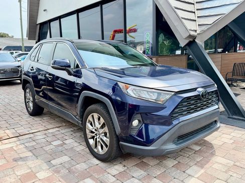 Used 2020 Toyota RAV4 XLE Premium FWD image 4