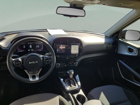 Used 2024 Kia Soul S FWD image 19
