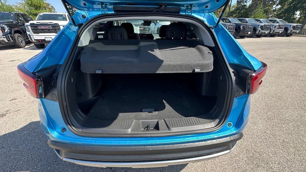 Used 2026 Chevrolet Trax LT w/ LT Convenience Package FWD image 4