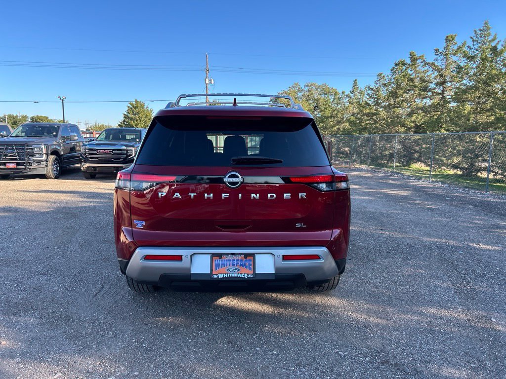 Used 2025 Nissan Pathfinder SL FWD image 5
