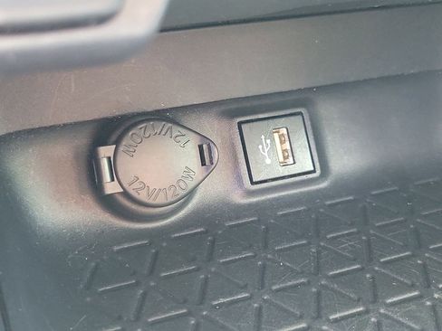 Used 2024 Toyota RAV4 XLE FWD image 28