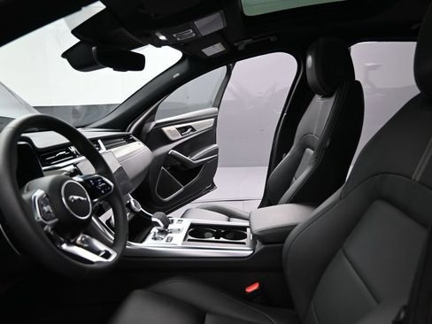 Certified 2024 Jaguar XF R-Dynamic SE AWD/4WD image 23