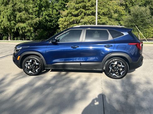 Used 2024 Kia Seltos EX AWD/4WD image 6