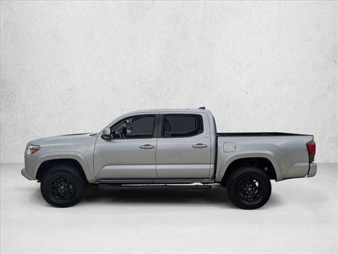 Used 2022 Toyota Tacoma SR5 w/ Technology Package RWD image 8