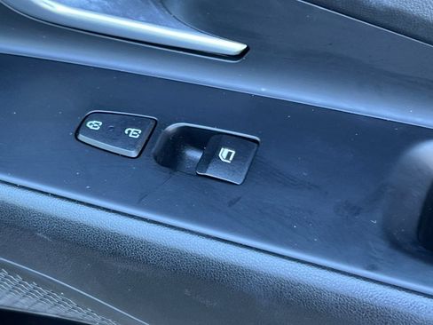 Used 2023 Hyundai Elantra Limited FWD image 21
