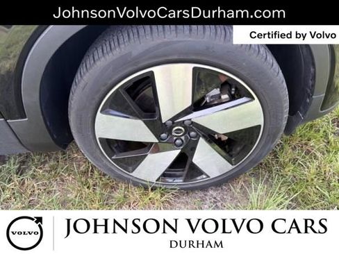 Used 2024 Volvo XC40 Recharge Ultimate RWD image 7