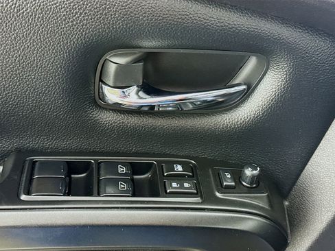 Used 2024 Nissan Titan PRO-4X w/ Pro-4x Convenience Package image 19