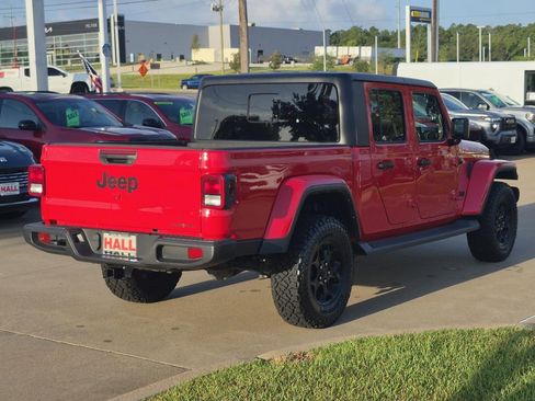 Used 2023 Jeep Gladiator Sport AWD/4WD image 6