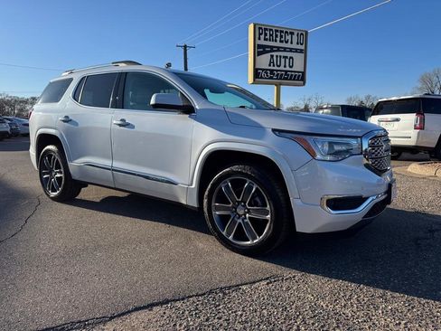 Used 2017 GMC Acadia Denali image 2