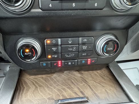 Used 2020 Ford F150 Limited w/ Trailer Tow Package image 19