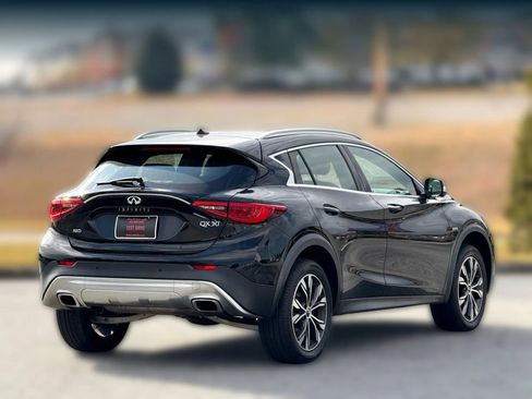 Used 2019 INFINITI QX30 Premium w/ Navigation Package image 9
