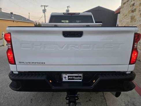 Used 2024 Chevrolet Silverado 2500 Custom w/ Custom Value Package image 16