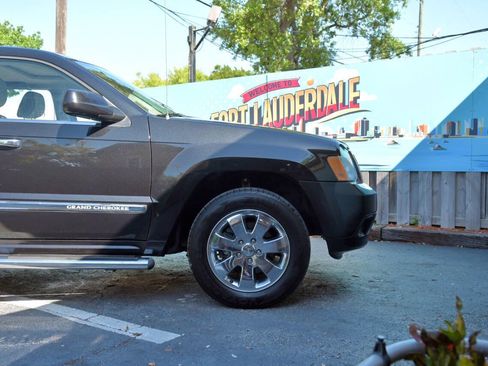 Used 2008 Jeep Grand Cherokee Overland w/ Mopar Chrome Edition Group AWD/4WD image 33