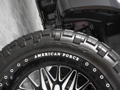 Used 2026 Ford F250 Platinum w/ Platinum Plus Package image 38