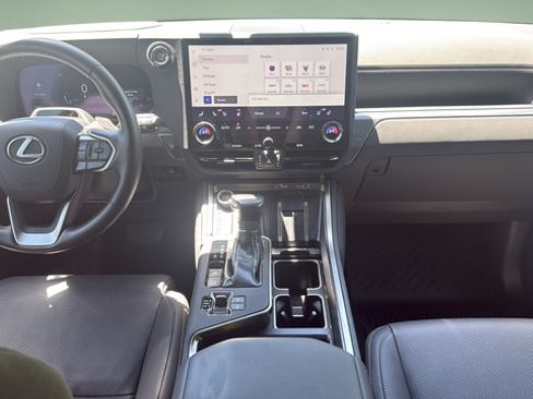 Used 2024 Lexus GX 550 AWD/4WD image 40