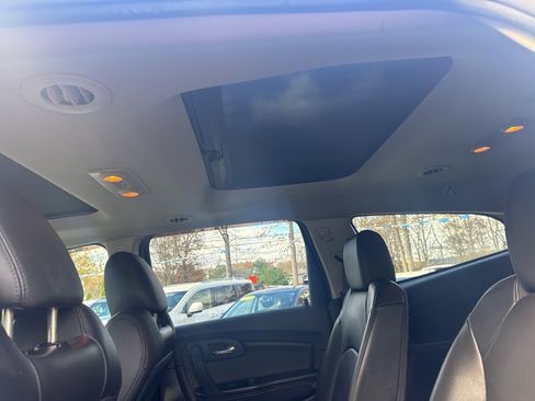 Used 2012 Chevrolet Traverse LT image 40