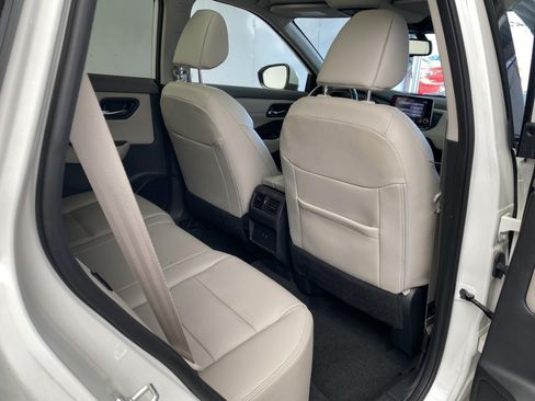 Used 2023 Nissan Rogue SL AWD/4WD image 11