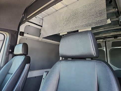 Used 2025 Mercedes-Benz Sprinter 2500 image 21