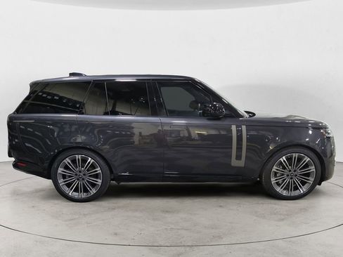 New 2025 Land Rover Range Rover SE image 6