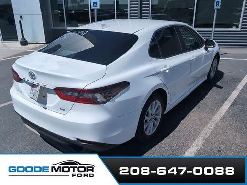 Used 2022 Toyota Camry LE FWD image 4