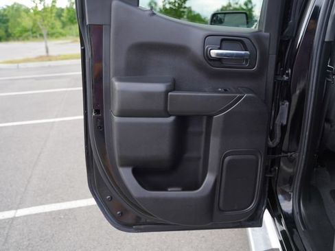 Used 2020 Chevrolet Silverado 1500 LT AWD/4WD image 13