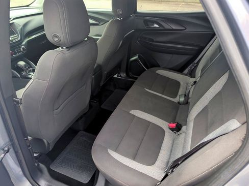 Used 2022 Chevrolet TrailBlazer LT FWD image 9