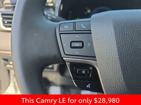 Used 2025 Toyota Camry LE w/ Convenience Package image 22