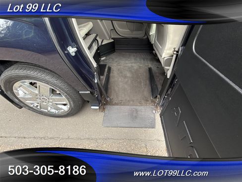 Used 2017 GMC Acadia Limited SLT image 32