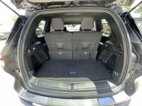 New 2025 Jeep Grand Cherokee L Laredo image 33