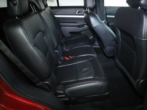 Used 2016 Ford Explorer XLT w/ Equipment Group 202A AWD/4WD image 31