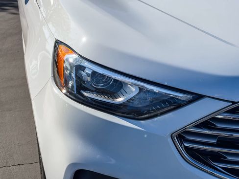 Used 2020 Ford Edge SE image 7