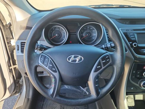 Used 2014 Hyundai Elantra SE w/ Option Group 02 image 10