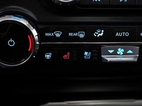 Used 2026 Ford F250 Platinum w/ Platinum Plus Package image 25